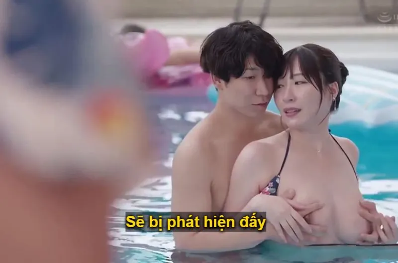 đi đi chơi kỷ niệm ngày cưới, gã chồng bỏ cô vợ một mình vì bận công việc và cái kết