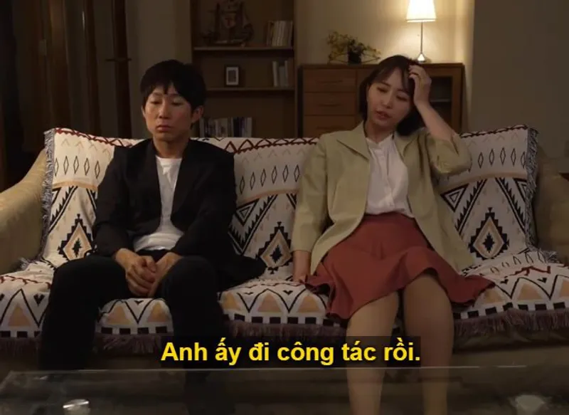 Buồn vì chồng yêu muốn ly hôn, vợ yêu đi họp lớp rồi dẫn cậu bạn học về nhà địt